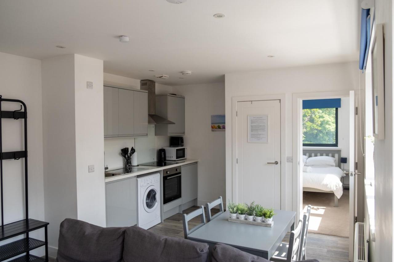 בורנמות' Modern One Bedroom Apartment In Town Centre & 4 Min To The Beach מראה חיצוני תמונה