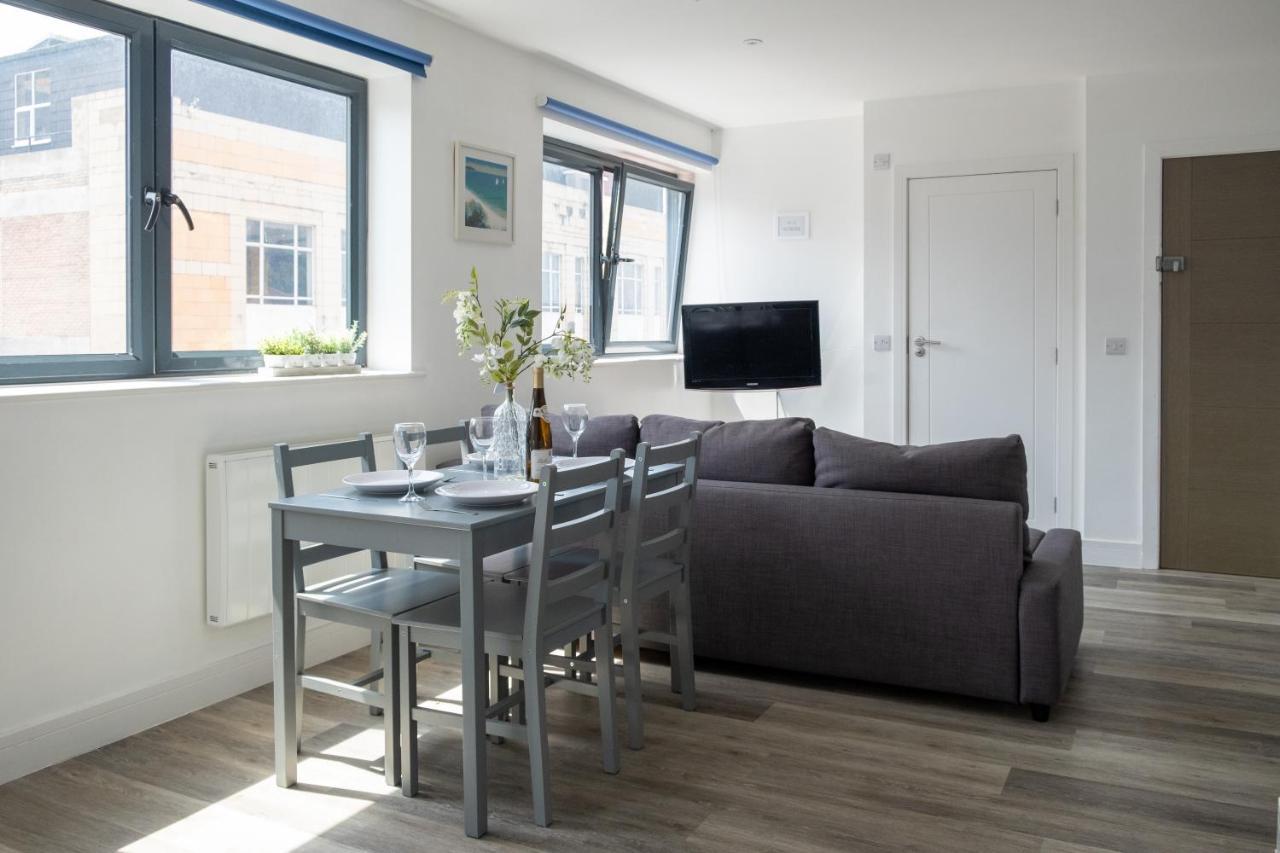 בורנמות' Modern One Bedroom Apartment In Town Centre & 4 Min To The Beach מראה חיצוני תמונה