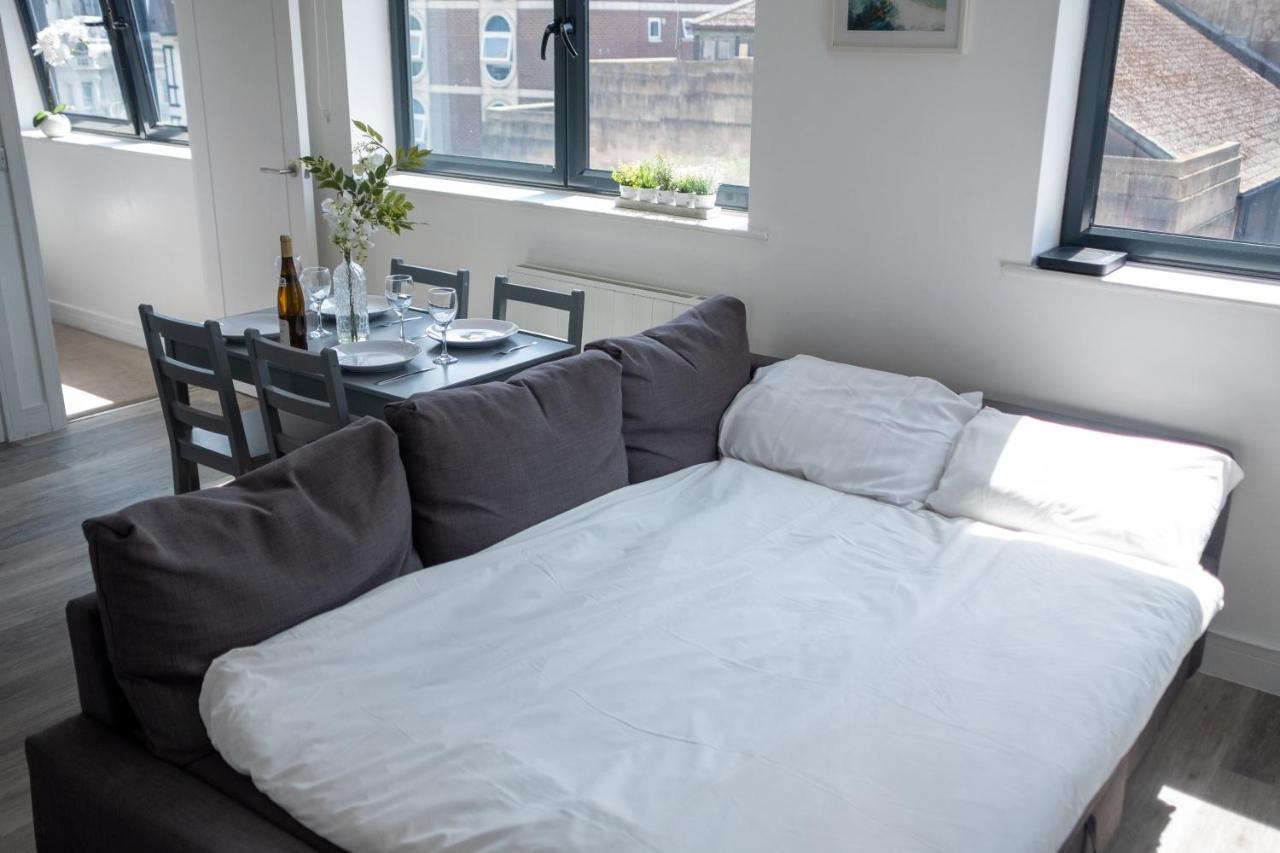 בורנמות' Modern One Bedroom Apartment In Town Centre & 4 Min To The Beach מראה חיצוני תמונה